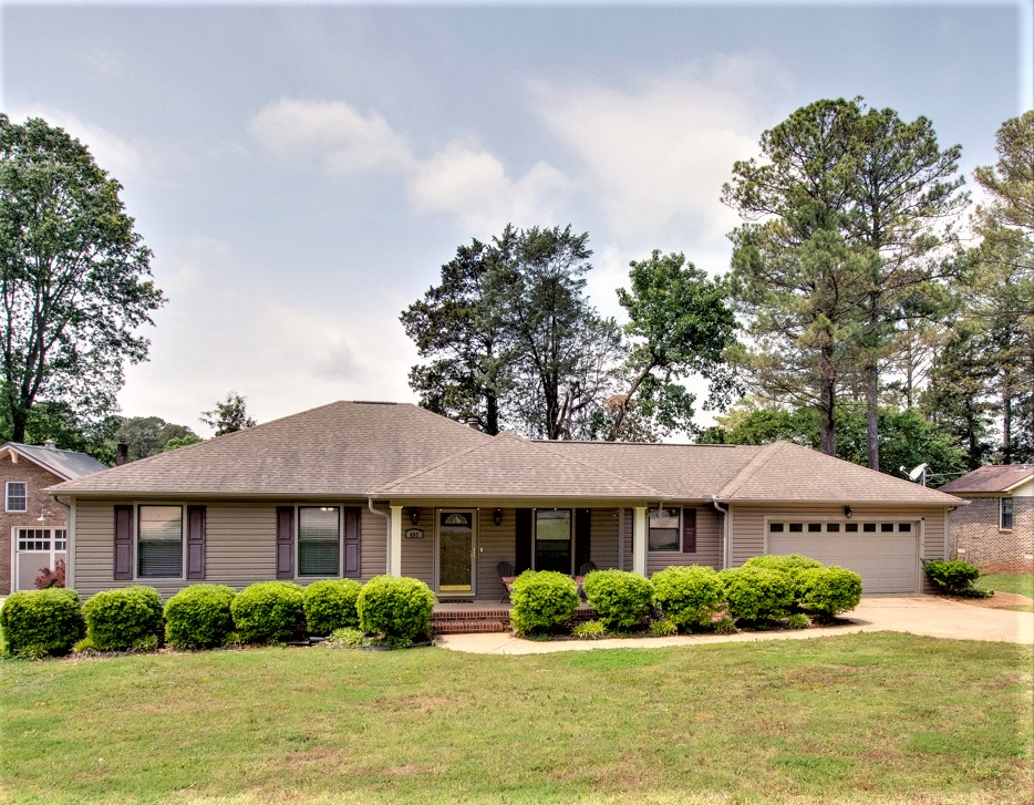 697 Crestview Drive